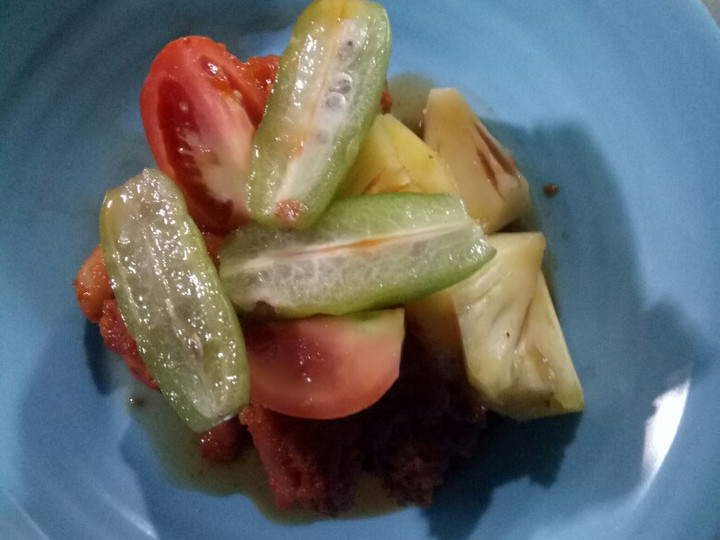 Cara Gampang Membuat Ayam pedas bumbu rujak yang Lezat