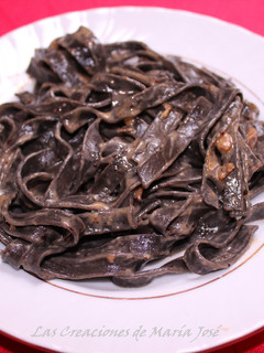 Una foto de Tallarines en salsa de setas y trufas al brandy