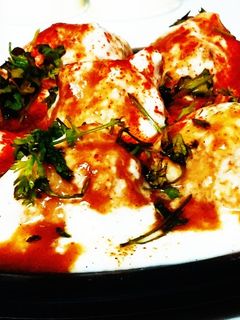 दही बड़े (dahi vade recipe in Hindi) रेसिपी मुख्य फोटो