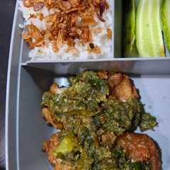 A picture of Ayam Sambel Ijo Rebon.