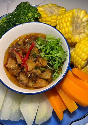 A picture of Boiled Vegetables with Crispy Pork Fat and Caramelized Dipping Sauce (Kho Quet).