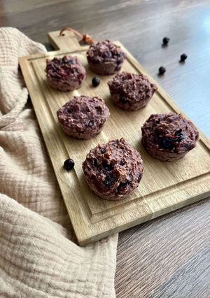 Áfonyás-vaníliás muffin 🫐 TÉNÉ recept|Bogyós gyümi bomba a szürke téli napokra recept fotója