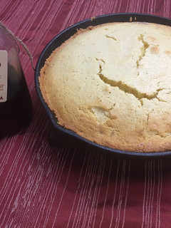 A picture of Cornbread (Plain) in da frying pan.