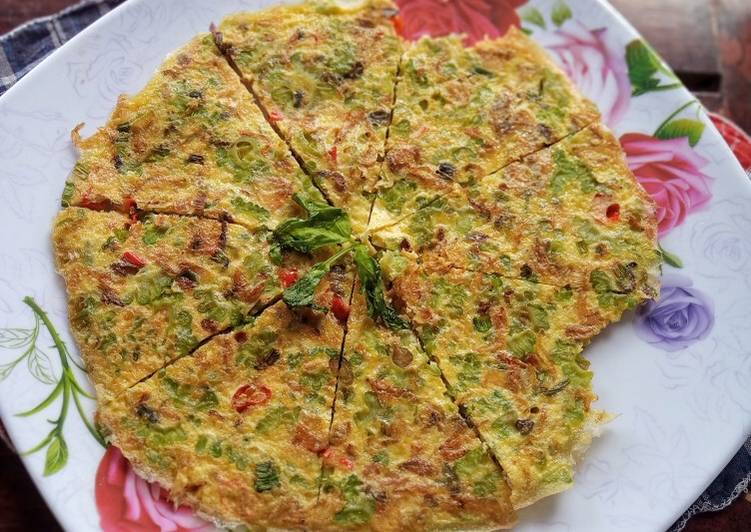 resep mengolah Telur Dadar Pare Khas Pontianak yang enak