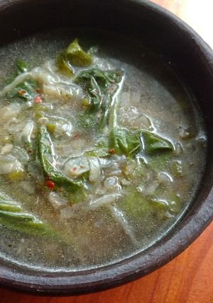 Una foto de Sopa de acelga y más verduritas
