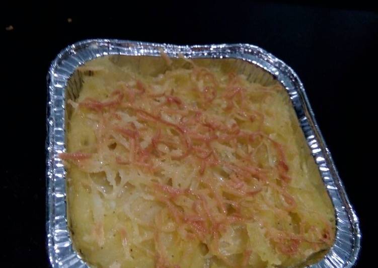 Baked mash potato with macaroni