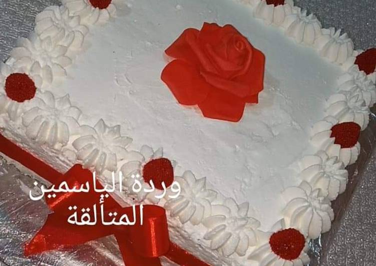 كيكة عيد ميلاد بالصور من وردة الياسمين المتألقة كوكباد