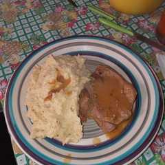 Una foto de Puré picante con pulpa de cerdo con hueso 😋