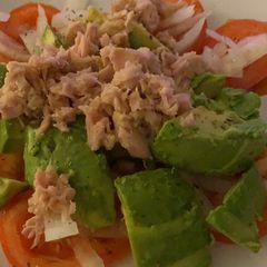 A picture of Quick Tomato, Tuna and Avocado Salad.