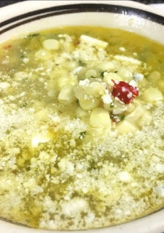 Una foto de Esquites al chile de árbol