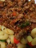 Quifaros con salsa bolognesa y surtido de verduras
