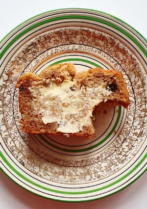 A picture of Hot Crossed Banana Bread.