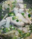 滑嫩薑絲鯛魚片湯