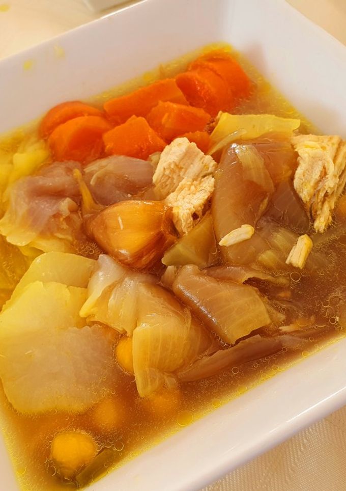 Una foto de Cocido sin grasa con pollo a mi manera
