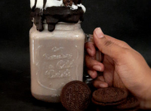 A picture of Oreo milkshake.