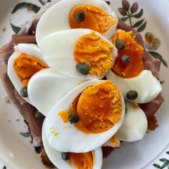 A picture of Egg & Prosciutto Quick Lunch.