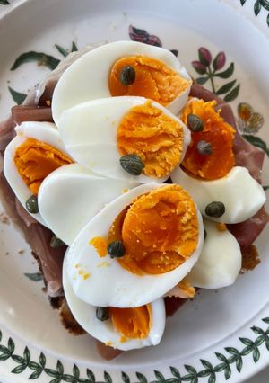 A picture of Egg & Prosciutto Quick Lunch.