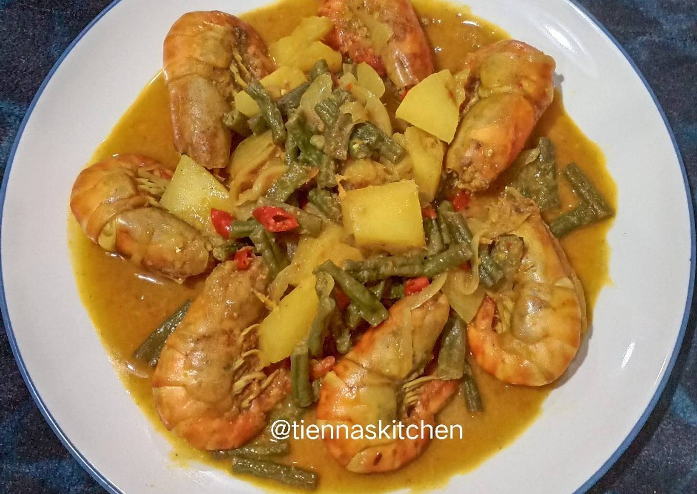 Udang galah gulai nenas