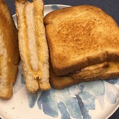 A picture of Chicken cheese grilled sandwich.
