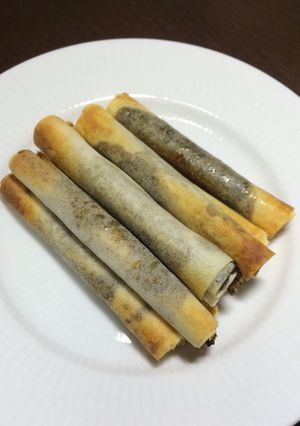 A picture of #1 grand mother’s sesame sweet.