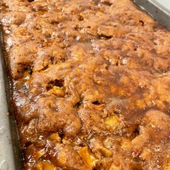 A picture of Apple Cake.