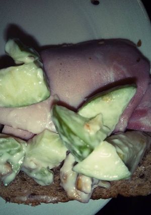 A picture of Ham and Apple Open Sandwich.