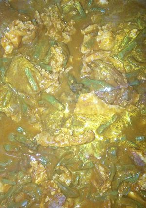 Una foto de Omelette de huevo en caldillo rojo con nopales a la Mario, s