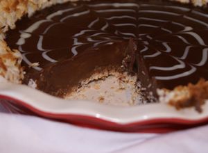 Una foto de Pie marmolado de tres chocolates
