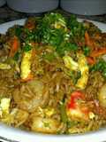 Arroz frito con camarones