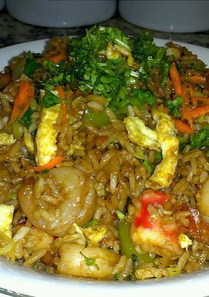 Una foto de Arroz frito con camarones