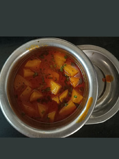 બટાકા નું શાક (Bataka Shak Recipe In Gujarati) રેસીપી મુખ્ય ફોટો