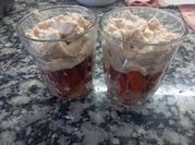 Una foto de trifle de vainilla