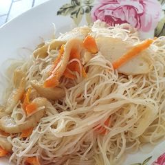 A picture of Fried Bee Hoon.