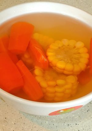 五指毛桃牛蒡粟米紅蘿白湯 的食譜成品照片