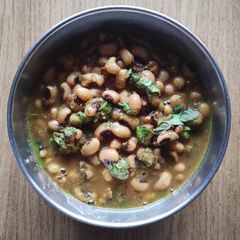 A picture of Black eyed peas curry.