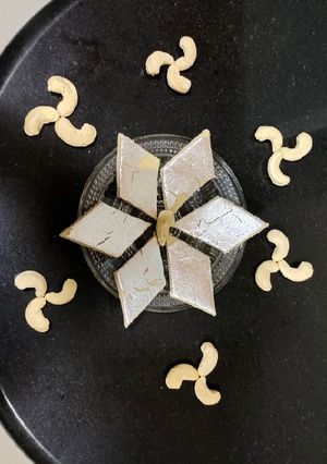 કાજુ કતરી (Kaju Katri Recipe In Gujarati) રેસીપી મુખ્ય ફોટો