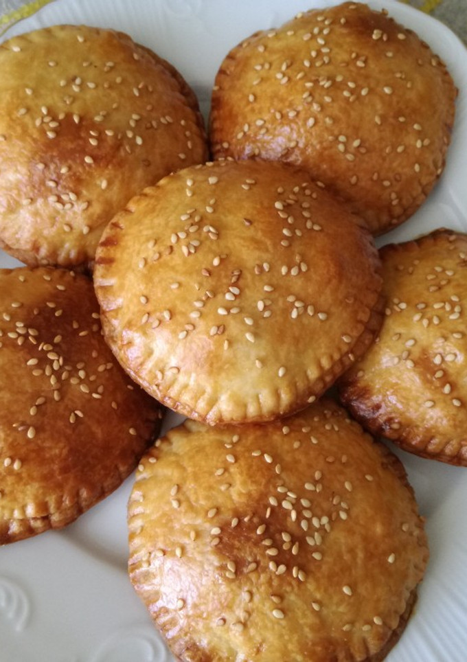 Una foto de Empanadillas redondas de bacon y quesos 🧀