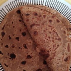 A picture of Khasta batti wala paratha.