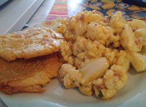 Una foto de Mac and Cheese de Cauliflower. Keto & Low Carb