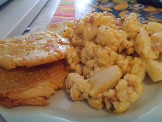 Mac and Cheese de Cauliflower. Keto & Low Carb