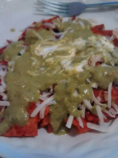 Una foto de Chilaquiles muy sencillos y ricos