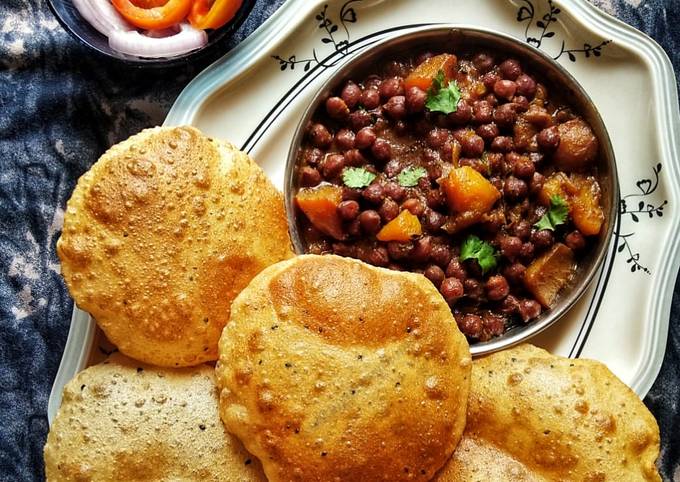 Recipe of Gordon Ramsay Chane ki sabzi with puri