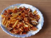 Una foto de macarrones de chile