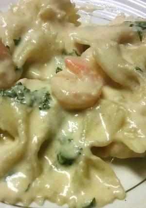 A picture of Creamy Garlic Shrimp Toss.