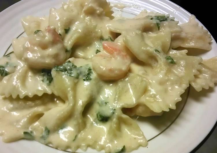 Recipe of Perfect Creamy Garlic Shrimp Toss