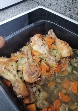 Foto principal de Muslos de pollo con verduras al horno sin histamina