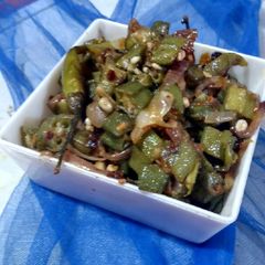 A picture of Bhindi (without tomatoes).