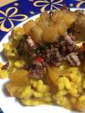 Risotto porcini e zafferano con zucca, mela e sbriciolata di salsiccia piccante