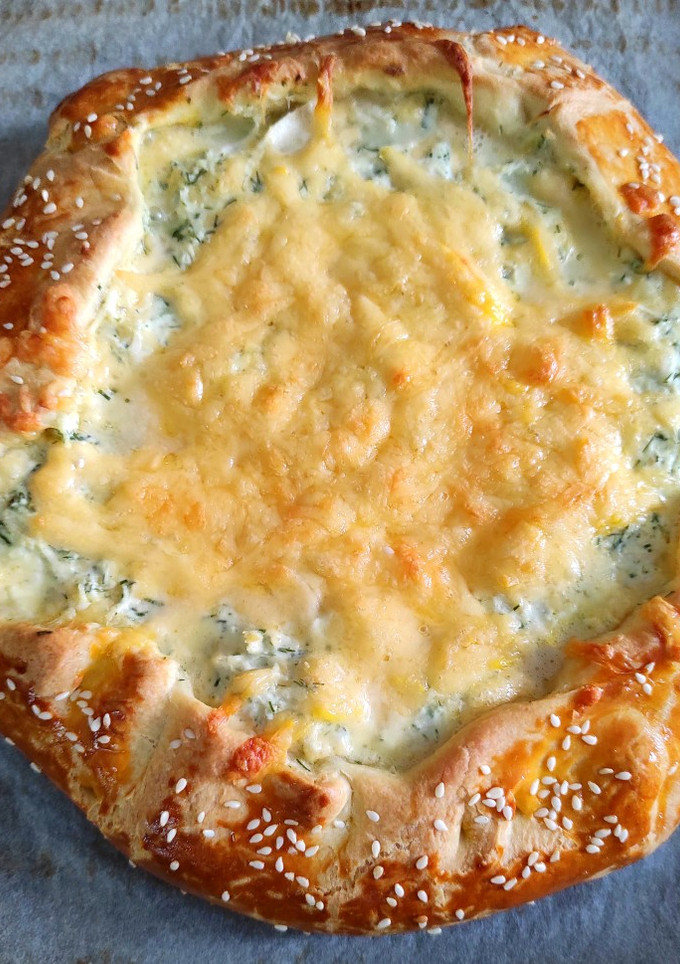 Фото Галета на творожном тесте с творогом, сыром и курицей.