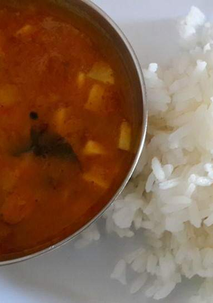 A picture of Sambar dal for Rice.